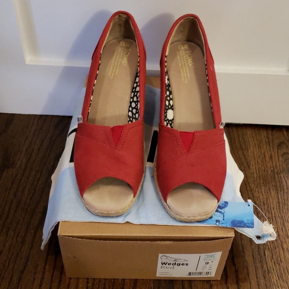 Tom's Peep Toe Wedge